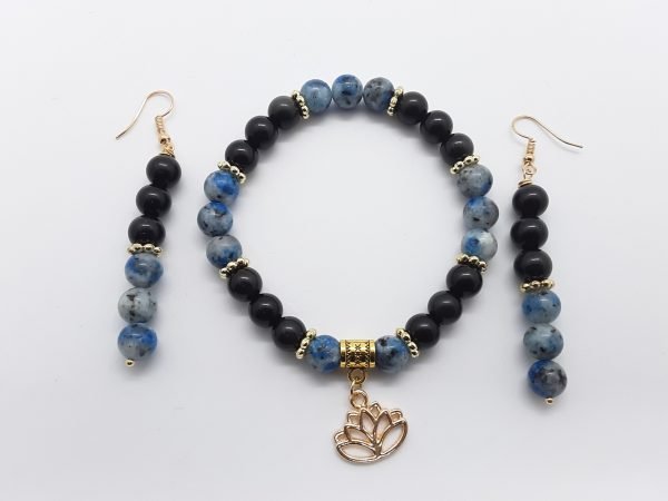 Lapis Lazuli and Onyx Bracelet w Lotus