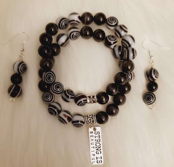 Onyx and Bone Bead